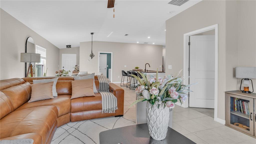 1841 Crinkle Leaf Court Ruskin, FL 33570 - Photo 5 of 35
