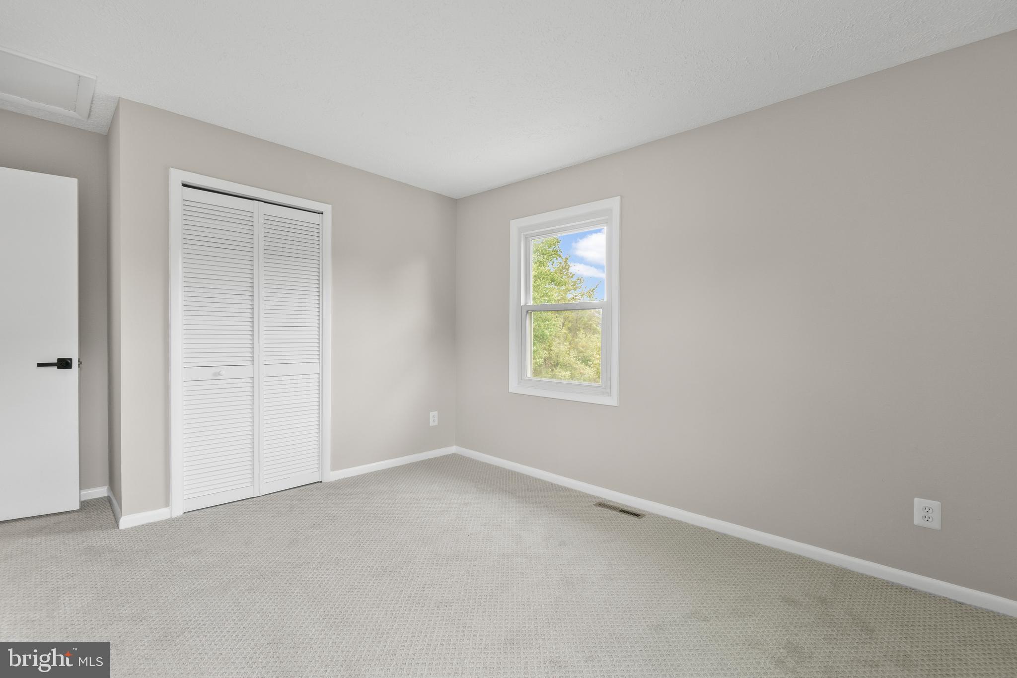 5134 Perry Road Mount Airy, MD 21771 - Photo 16 of 28 an empty room with windows