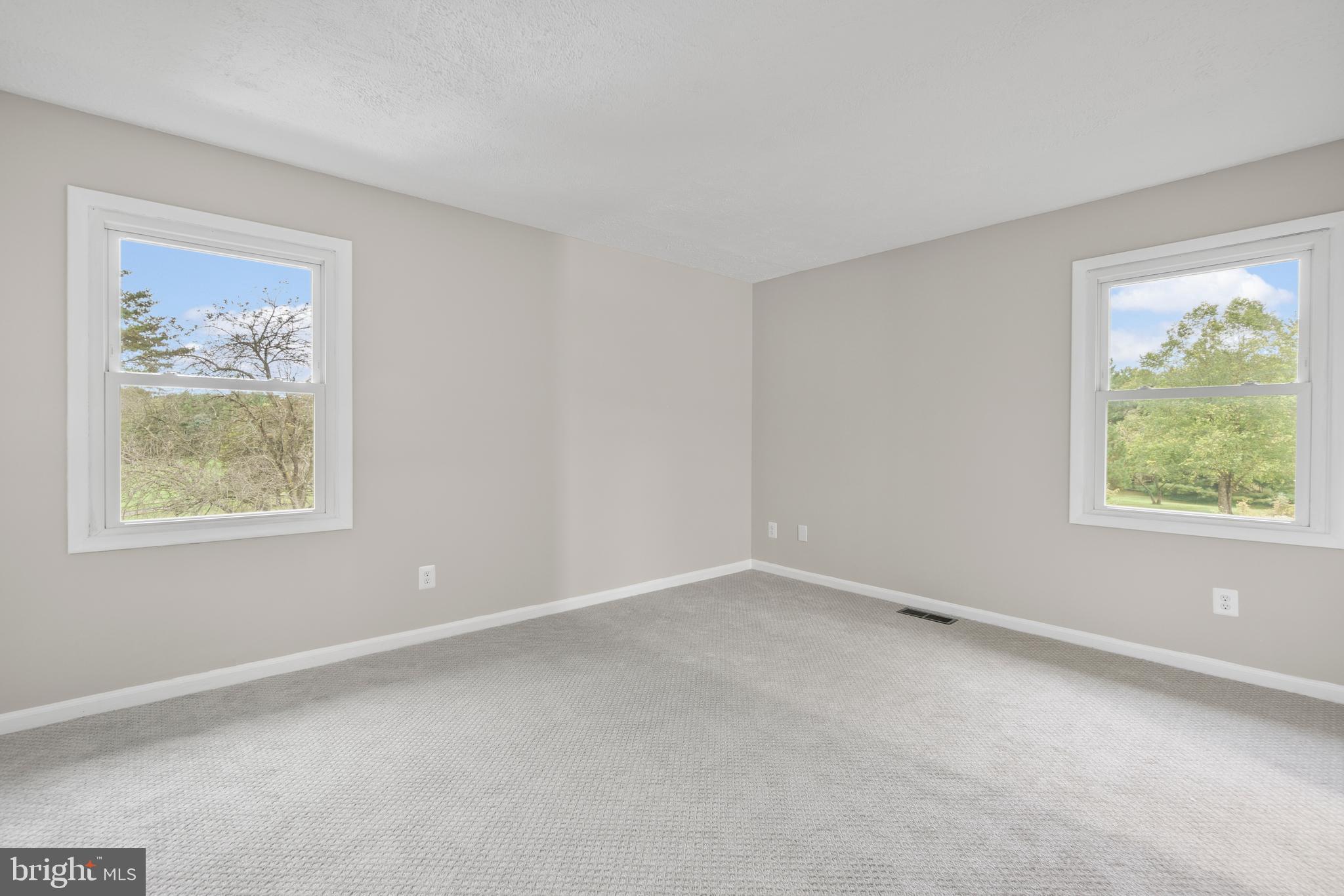 5134 Perry Road Mount Airy, MD 21771 - Photo 17 of 28 an empty room with windows