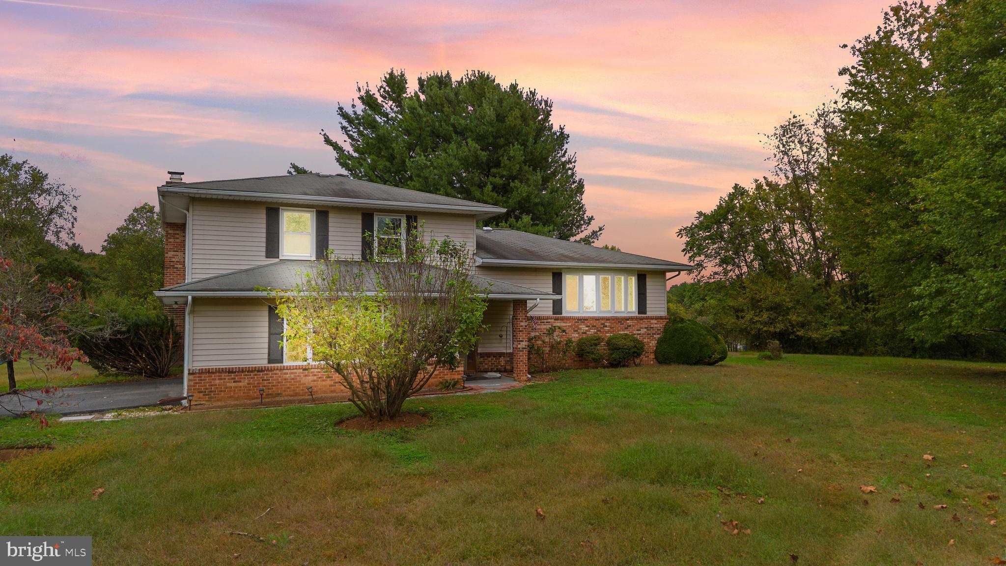 5134 Perry Road Mount Airy, MD 21771 - Photo 3 of 28 a front view of a house with garden