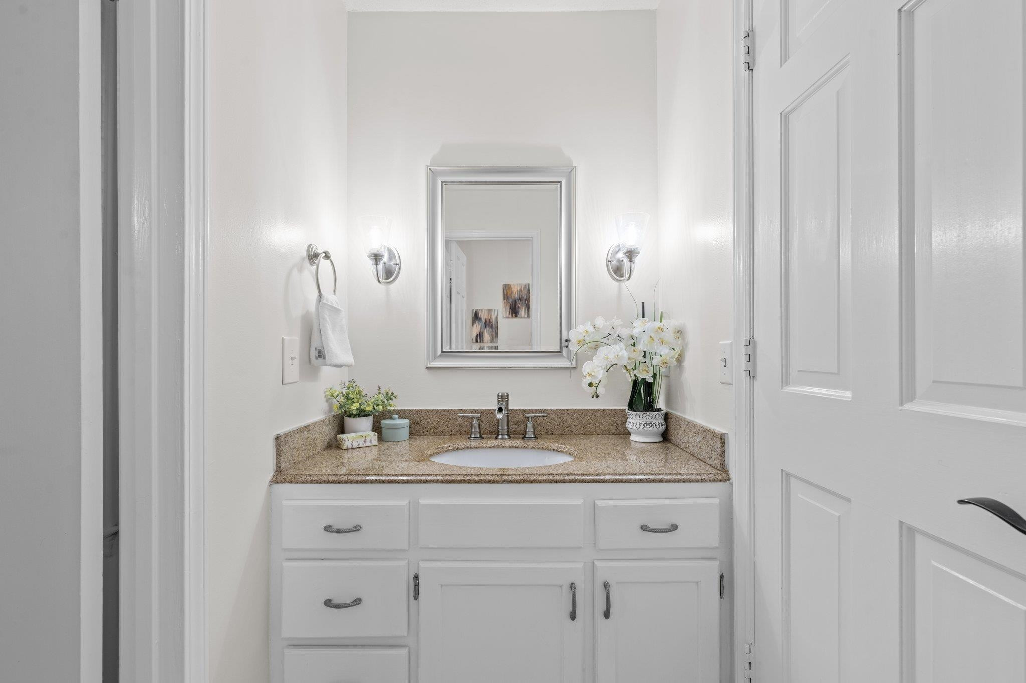 7321 Ridge Grove Court Raleigh, NC 27615 - Photo 19 of 33 Main Bathroom with Granite Countertop