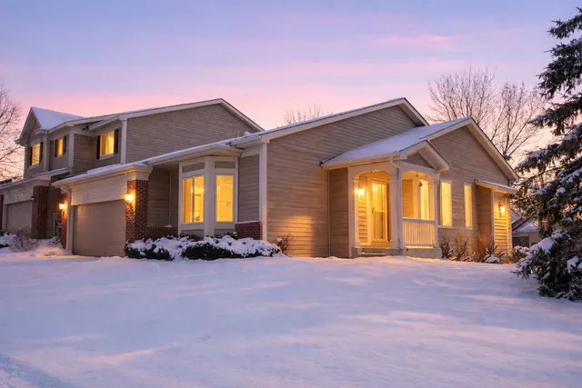 $425,000 | 1420 Summit Shores Drive, Burnsville, MN 55306