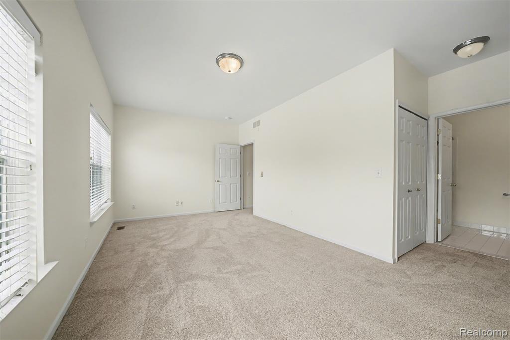 638 West Bluff Court, Unit 31 Rochester Hills, MI 48307 - Photo 28 of 49