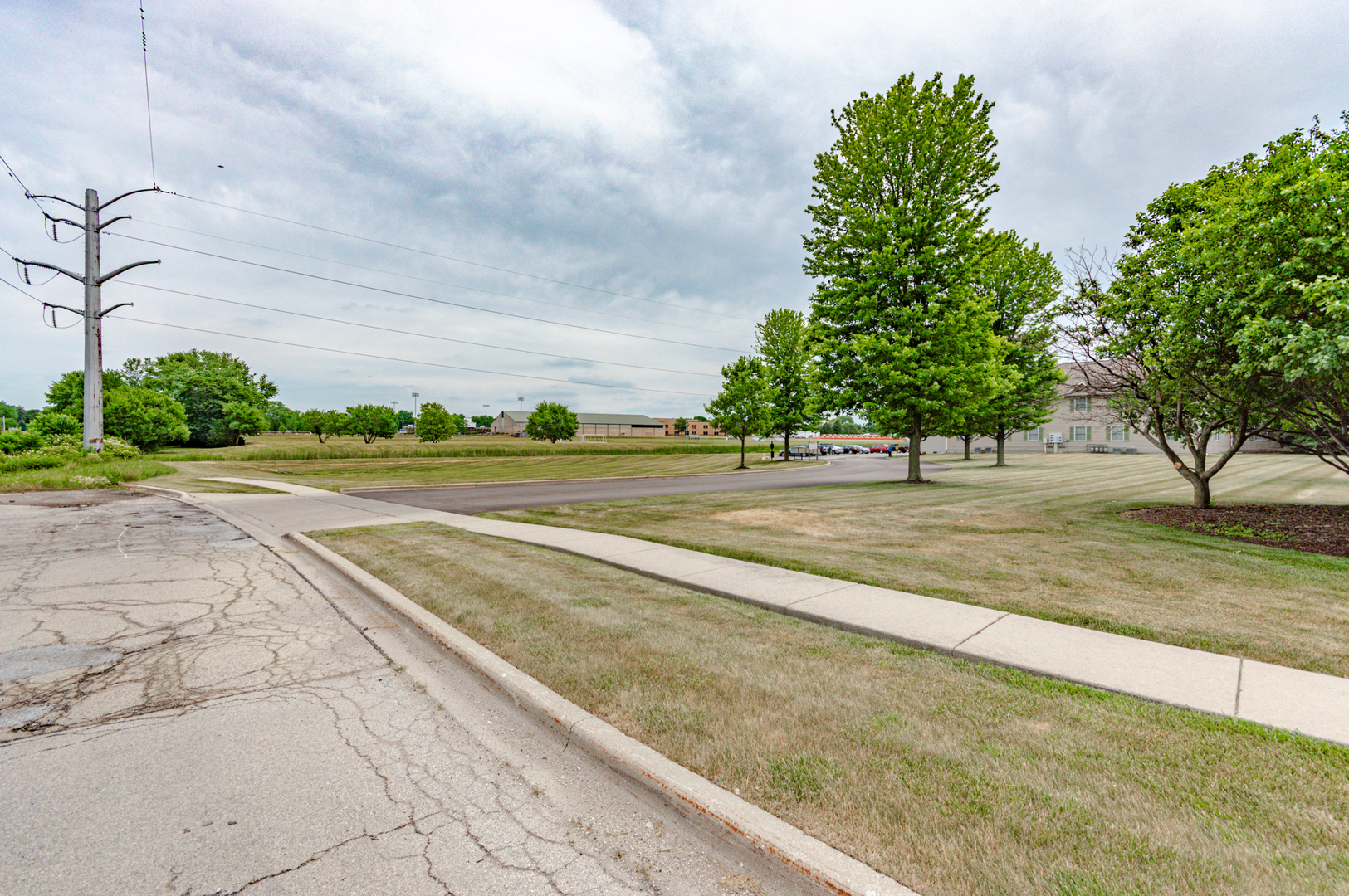 620 South Peace Road, Unit 1 Sycamore, IL 60178 - Photo 11 of 15 a view of a yard