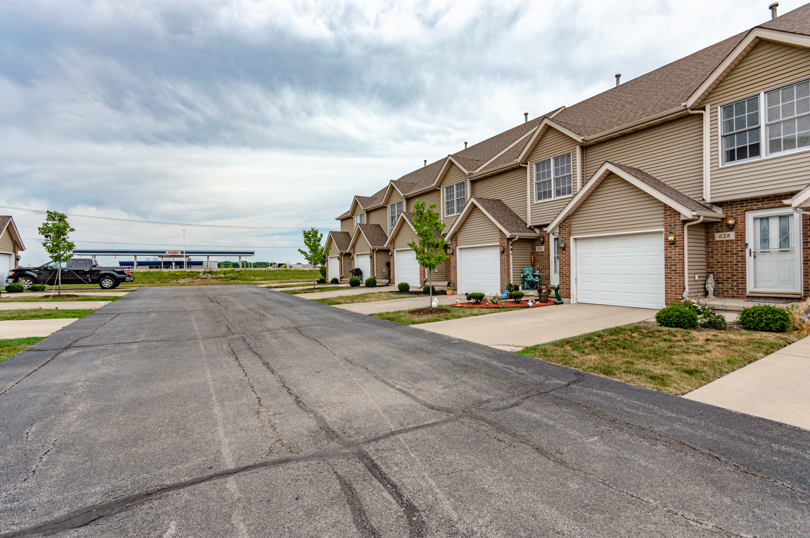 620 South Peace Road, Unit 1 Sycamore, IL 60178 - Photo 13 of 15 a view of outdoor space yard and front view of a house