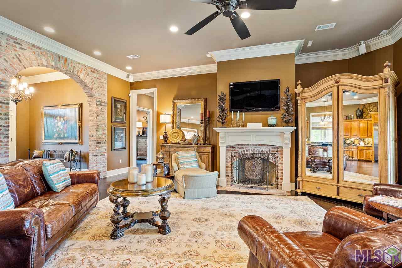 21541 Dolphin Court Springfield, LA 70462 - Photo 6 of 31