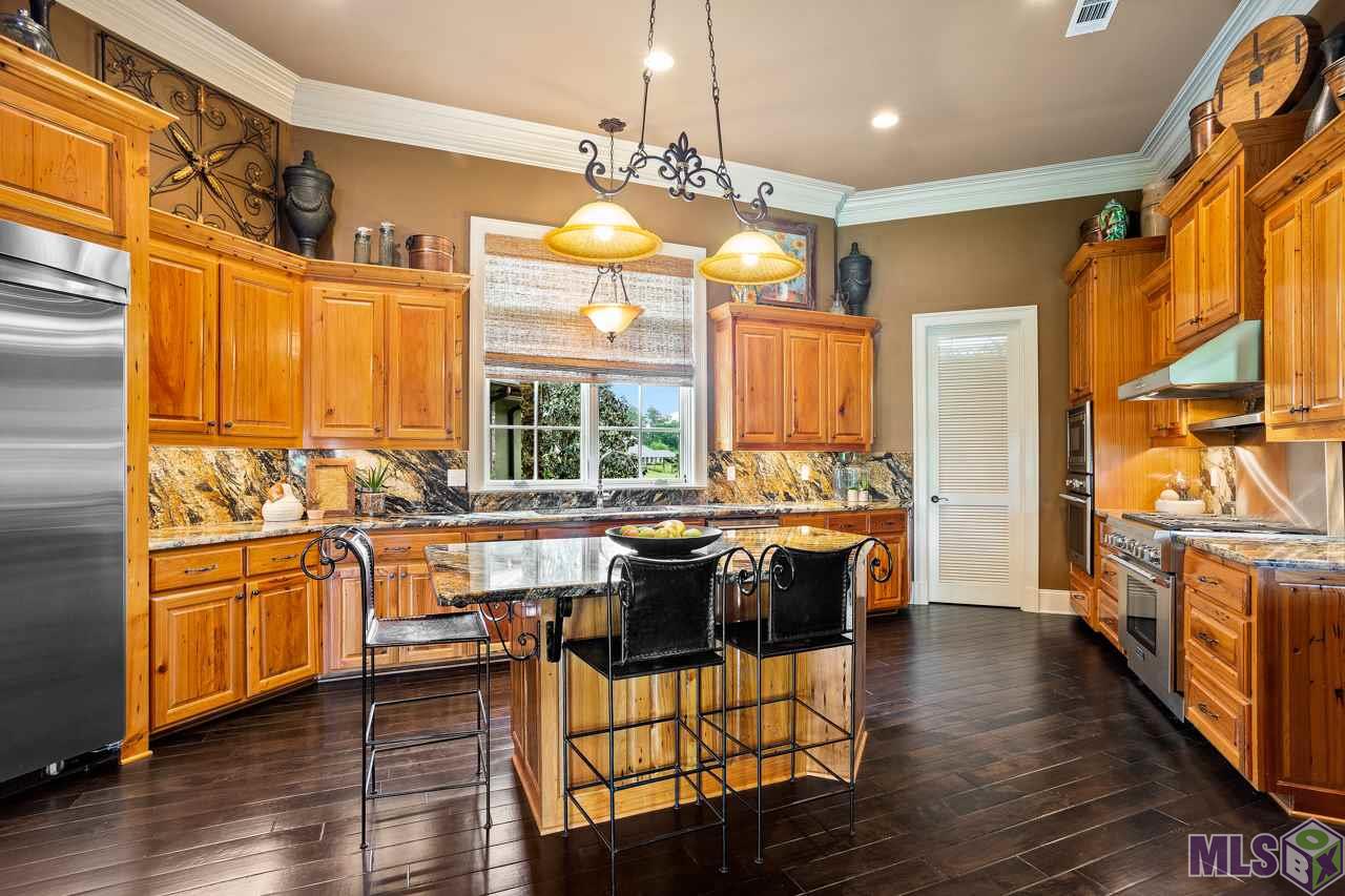 21541 Dolphin Court Springfield, LA 70462 - Photo 9 of 31