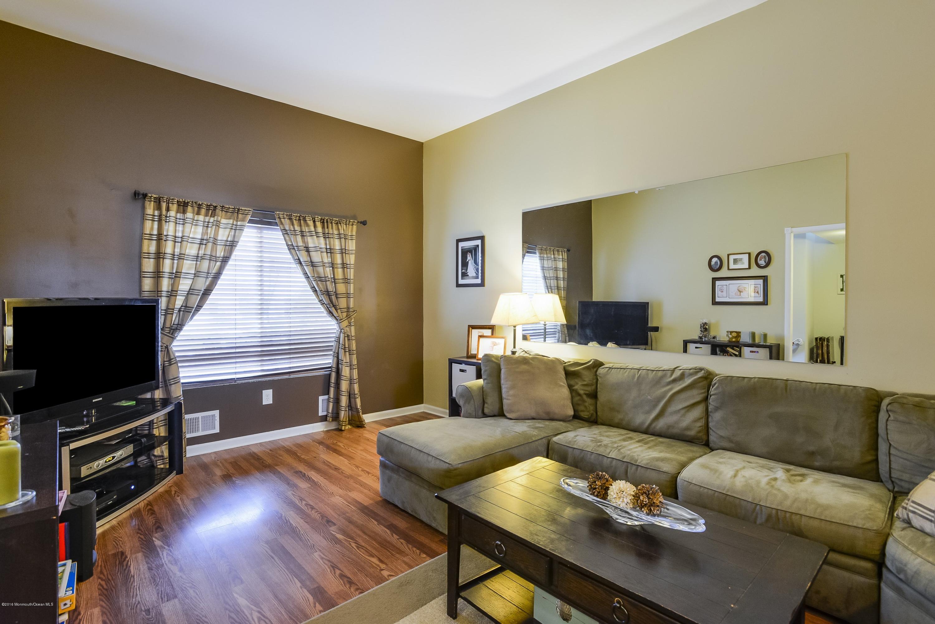 315 Middlewood Road Middletown, NJ 07748 - Photo 9 of 25 009_Living Room