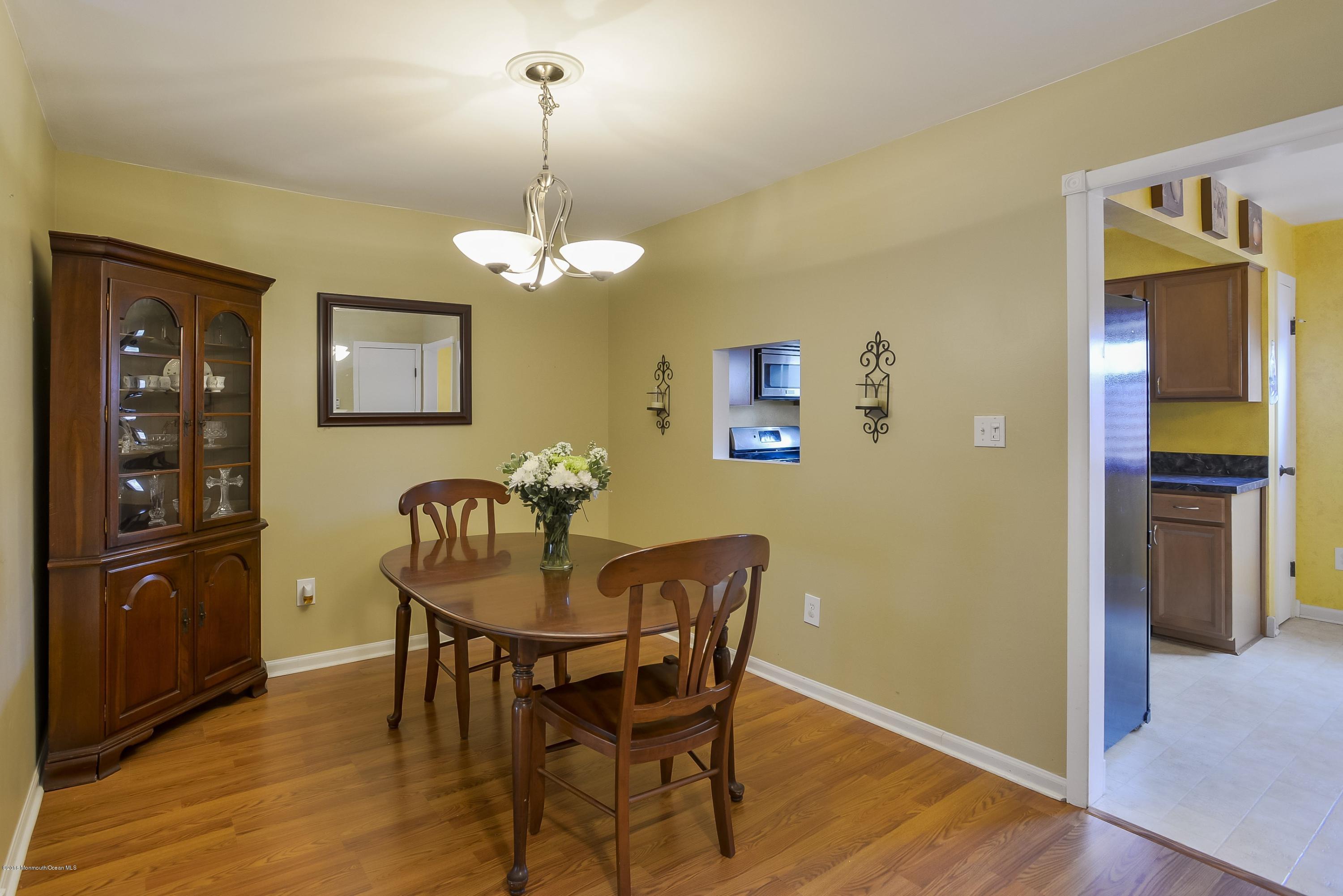 315 Middlewood Road Middletown, NJ 07748 - Photo 10 of 25 010_Dining Room
