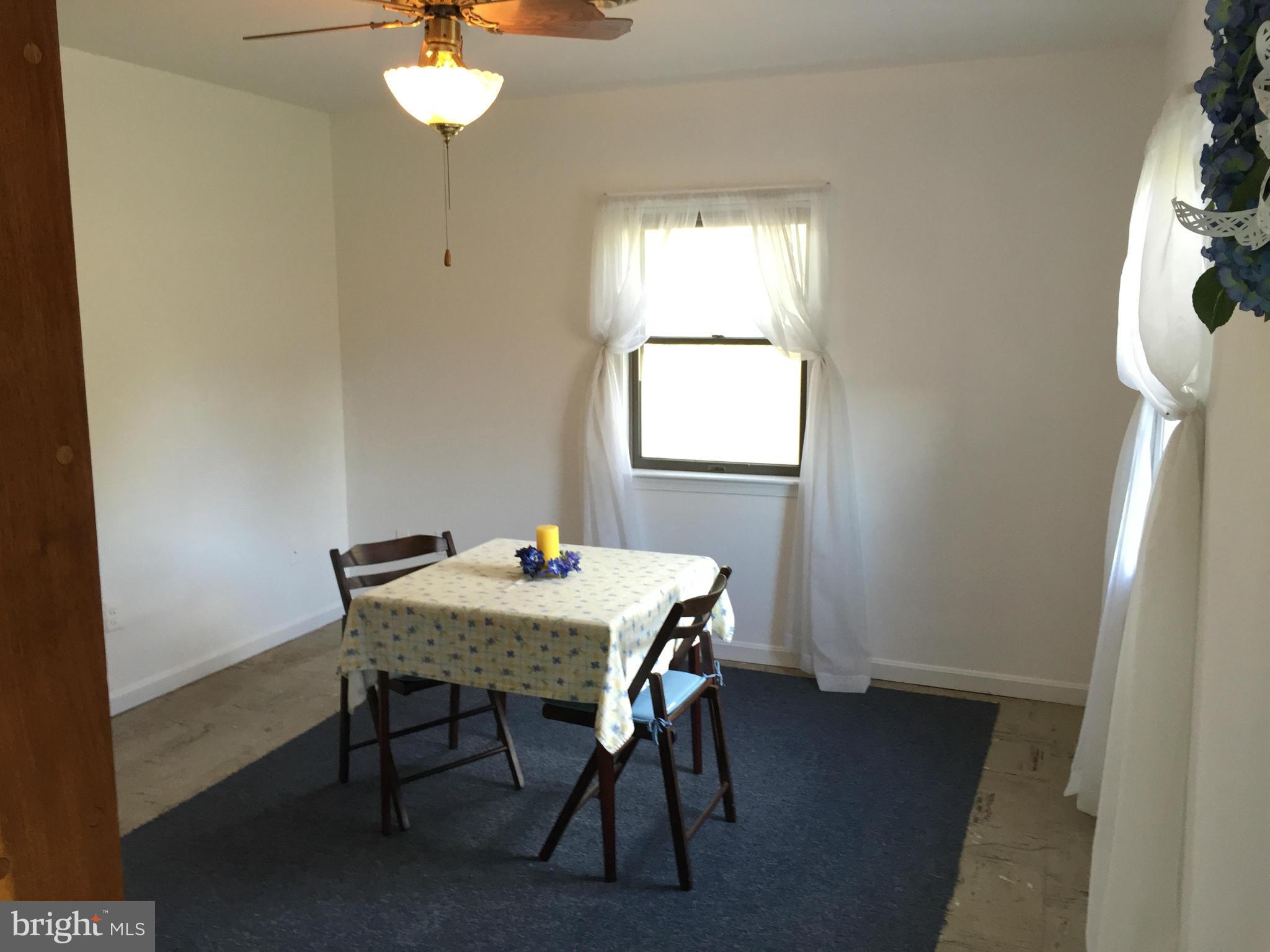 17301 White Ground Road Boyds, MD 20841 - Photo 14 of 25 Dining Room