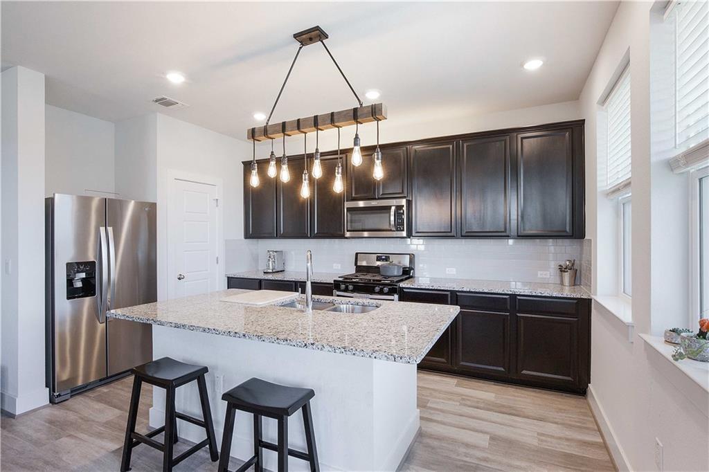 7500 Burnham Place Austin, TX 78744 - Photo 7 of 24