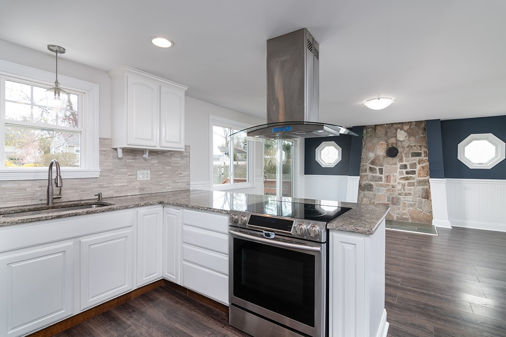 150 Lewiston Street Warwick, RI 02889 - Photo 9 of 24