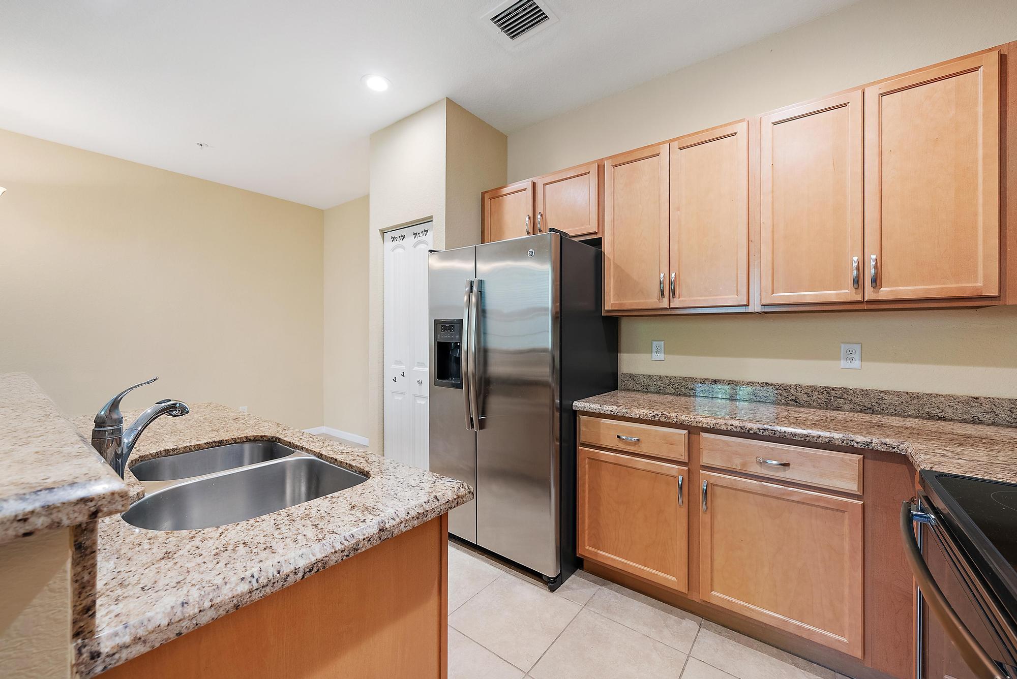 259 Southwest 7th Court Pompano Beach, FL 33060 - Photo 6 of 20 259 SW 7th Ct-2