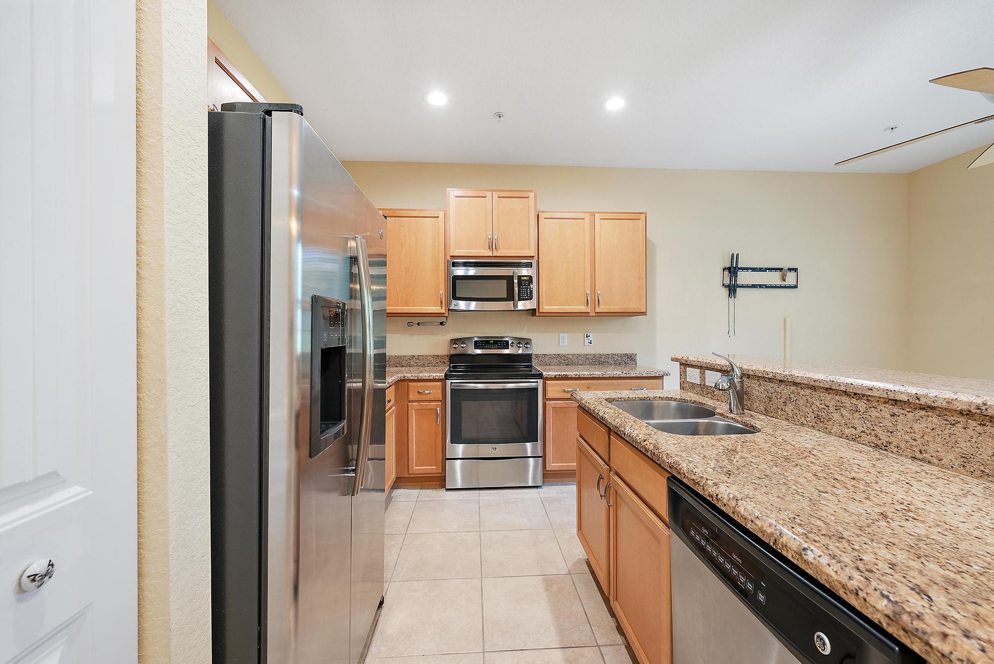 259 Southwest 7th Court Pompano Beach, FL 33060 - Photo 8 of 20 259 SW 7th Ct-4