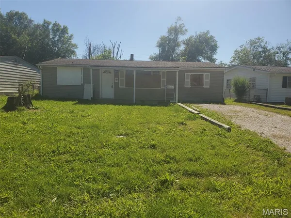 $78,500 | 240 St John Drive, Cahokia, IL 62206