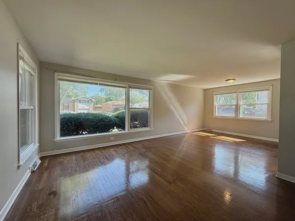 $172,000 | 15530 University Avenue, Dolton, IL 60419