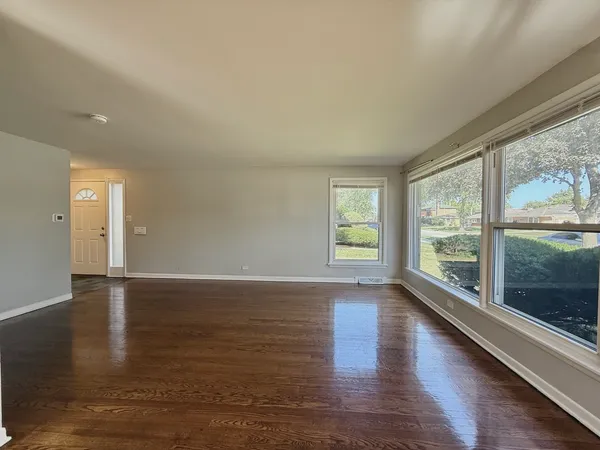 $172,000 | 15530 University Avenue, Dolton, IL 60419