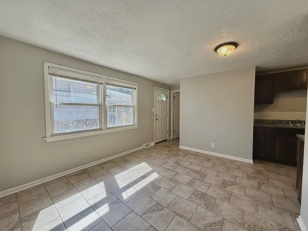 $172,000 | 15530 University Avenue, Dolton, IL 60419