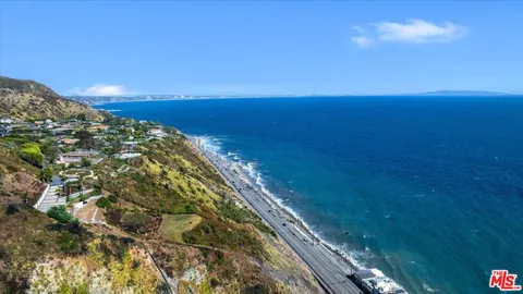 $2,500,000 | 20542 Seaboard Road, Malibu, CA 90265