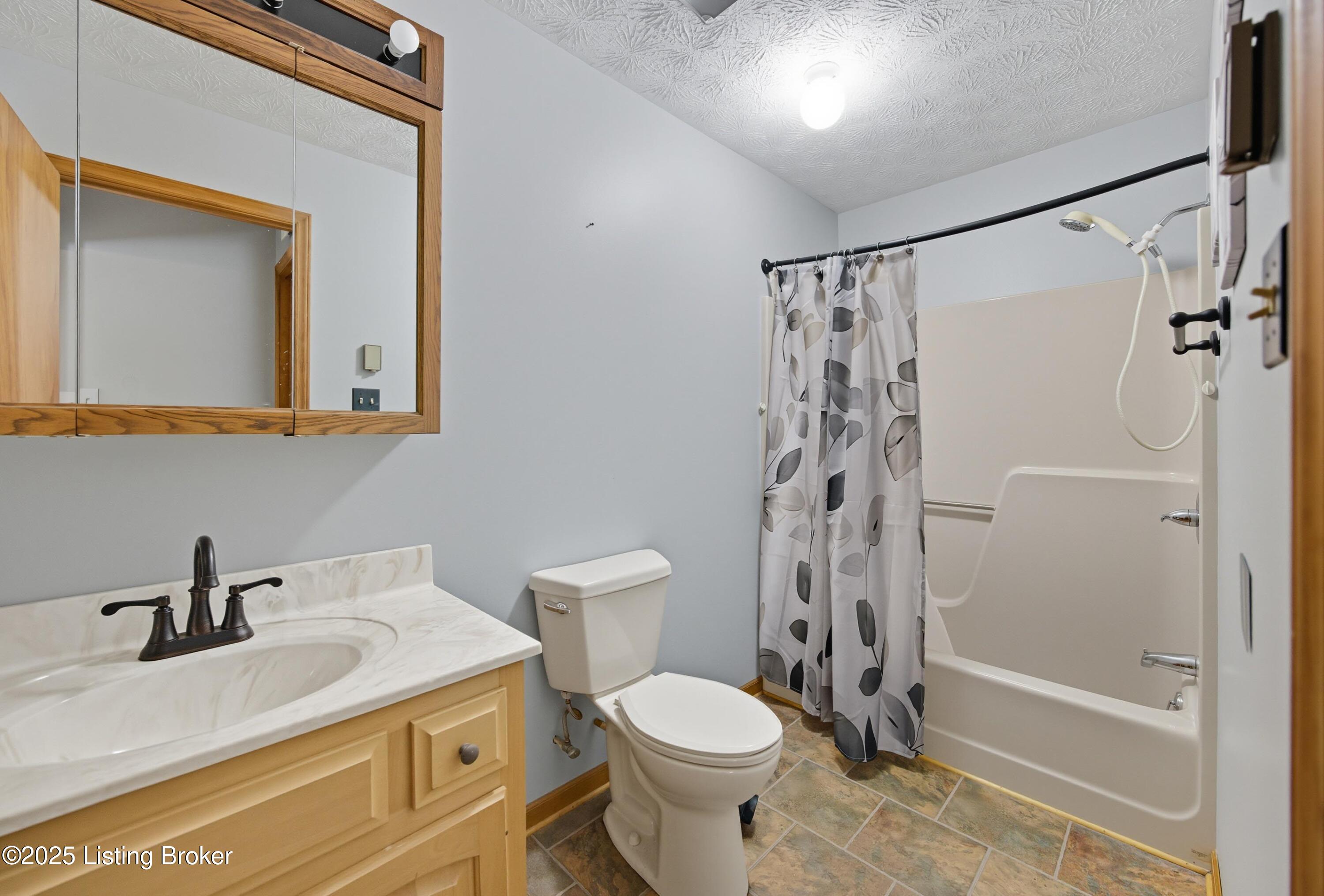 4560 Louisville Road Salvisa, KY 40372 - Photo 13 of 62 Bathroom
