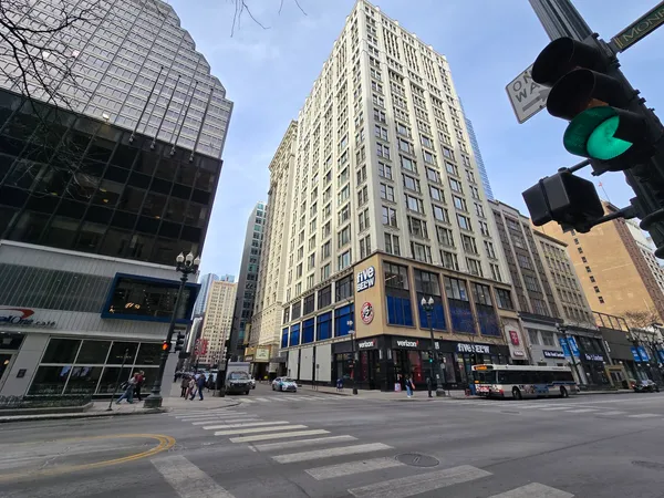 $259,000 | 8 West Monroe Street, Unit 1800, Chicago, IL 60603