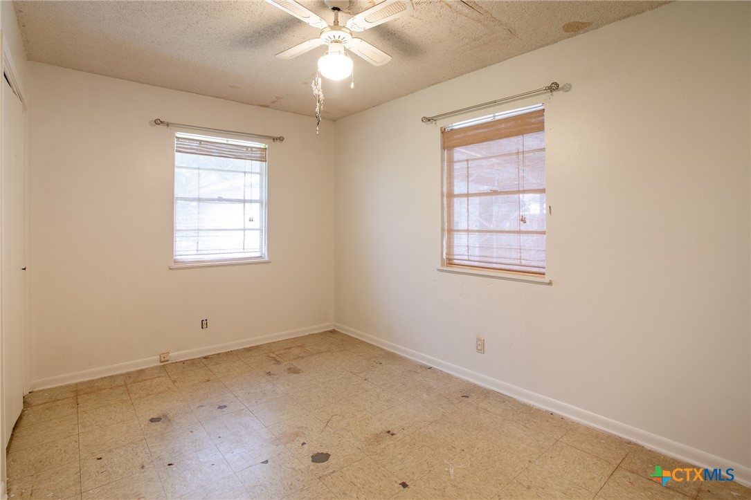 2903 Gayle Street Victoria, TX 77901 - Photo 16 of 21 an empty room with a window