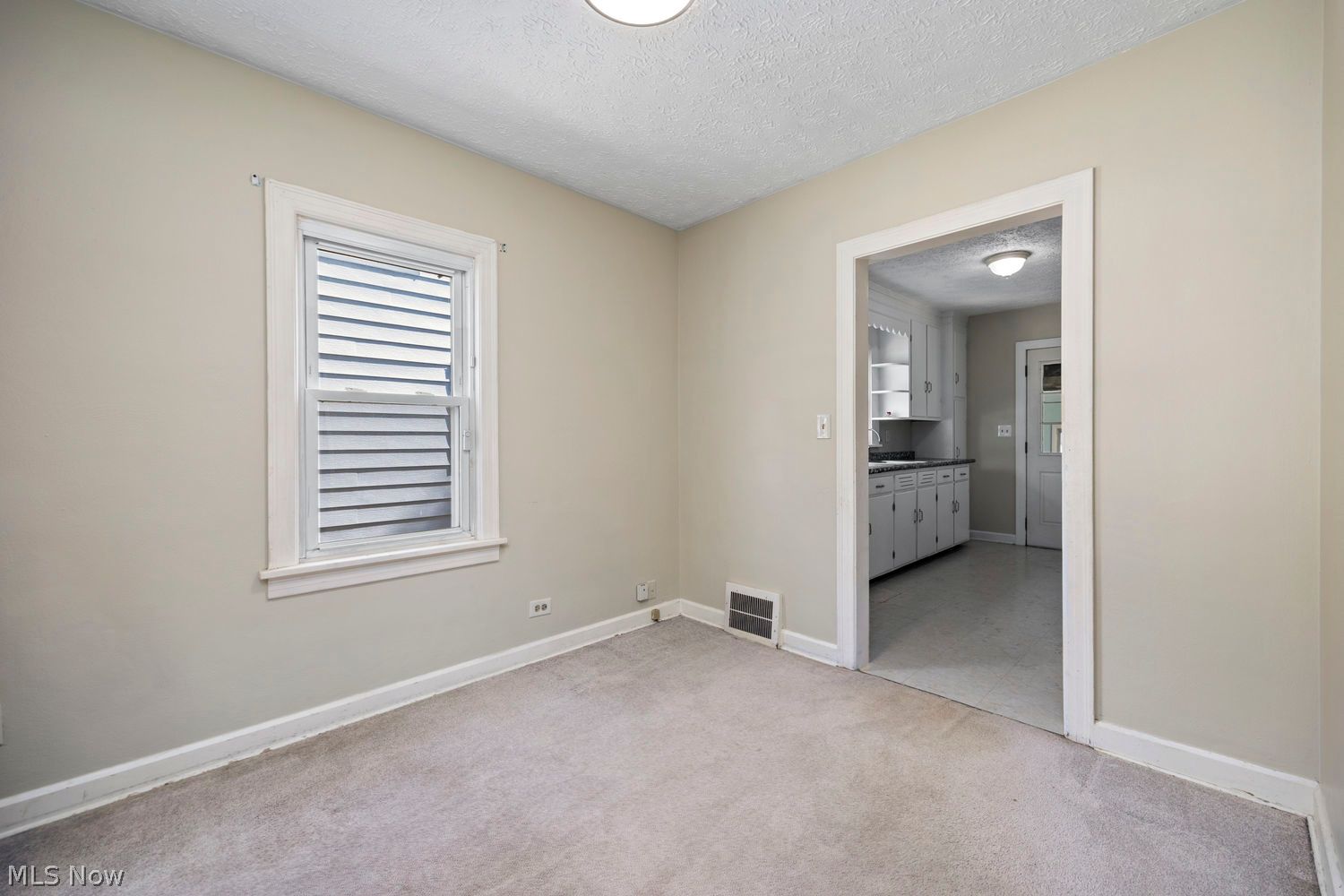 5459 Ridgewood Street Lorain, OH 44055 - Photo 9 of 38
