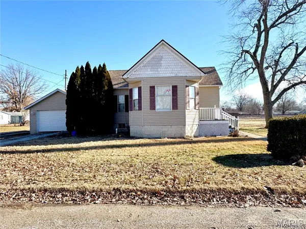$159,000 | 406 South Poplar Street, Mount Olive, IL 62069