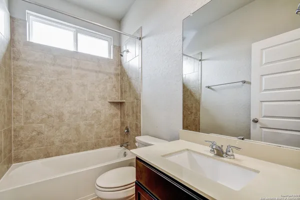 $1,825 | 5123 Longhorn River, Converse, TX 78109