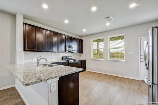 $1,825 | 5123 Longhorn River, Converse, TX 78109