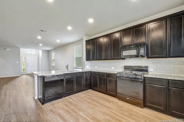$1,825 | 5123 Longhorn River, Converse, TX 78109