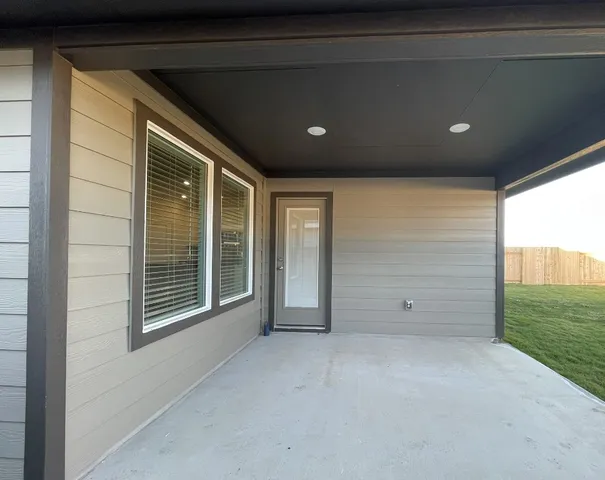 $2,095 | 4905 Stockton Lane, Del Valle, TX 78617