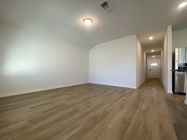 $2,095 | 4905 Stockton Lane, Del Valle, TX 78617