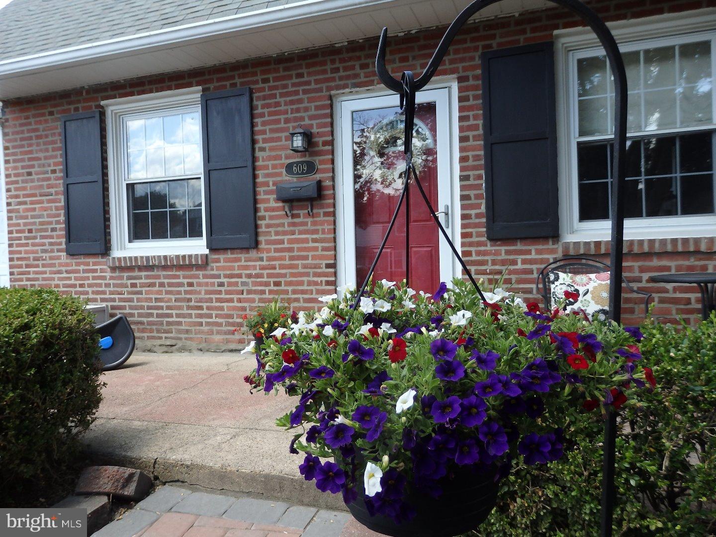 609 Willowbrook Road Havertown, PA 19083 - Photo 2 of 25 Exterior Front