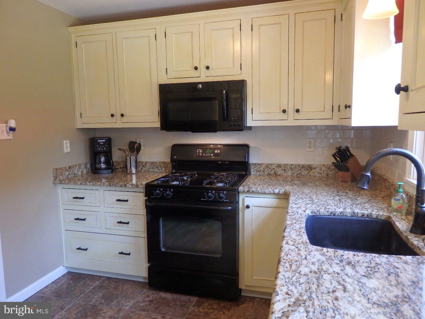 609 Willowbrook Road Havertown, PA 19083 - Photo 11 of 25 Kitchen