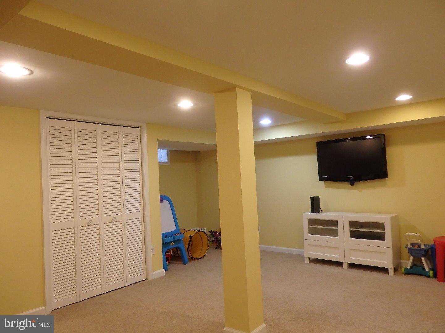 609 Willowbrook Road Havertown, PA 19083 - Photo 18 of 25 Basement - Finished