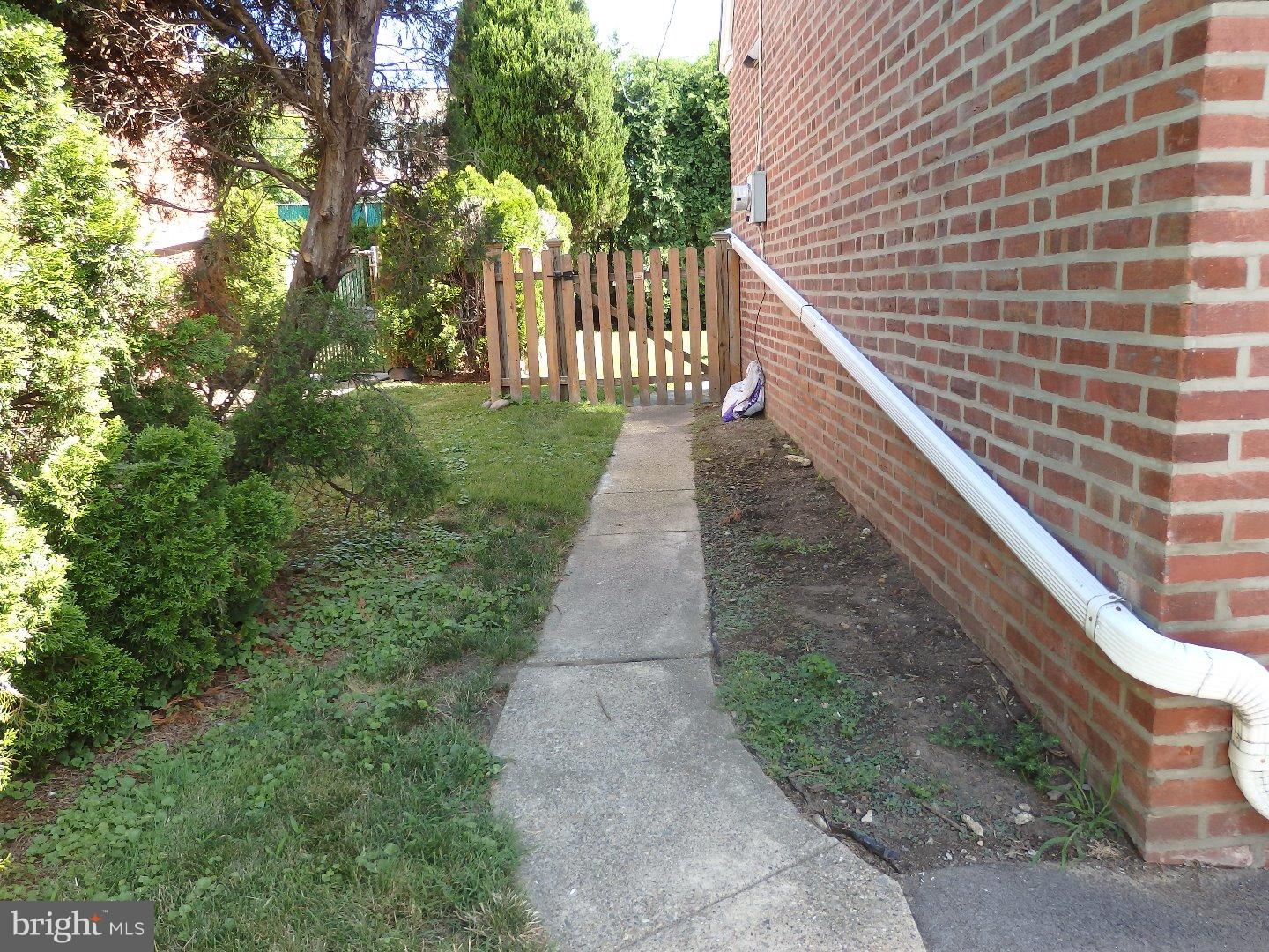 609 Willowbrook Road Havertown, PA 19083 - Photo 23 of 25 Exterior Side
