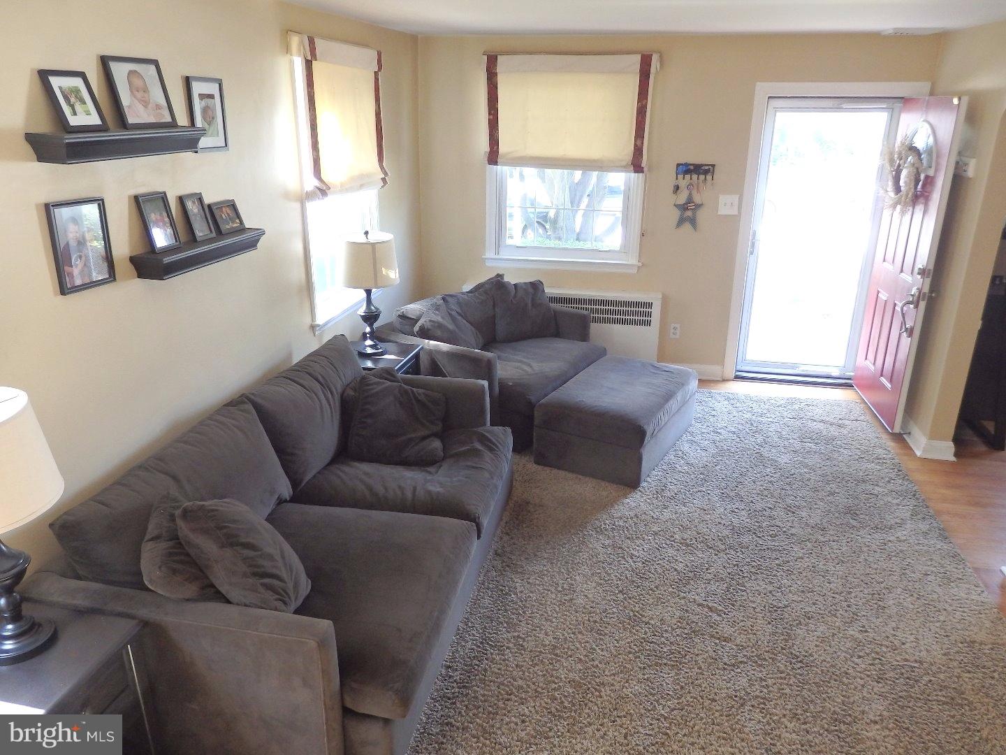 609 Willowbrook Road Havertown, PA 19083 - Photo 6 of 25 Living Room