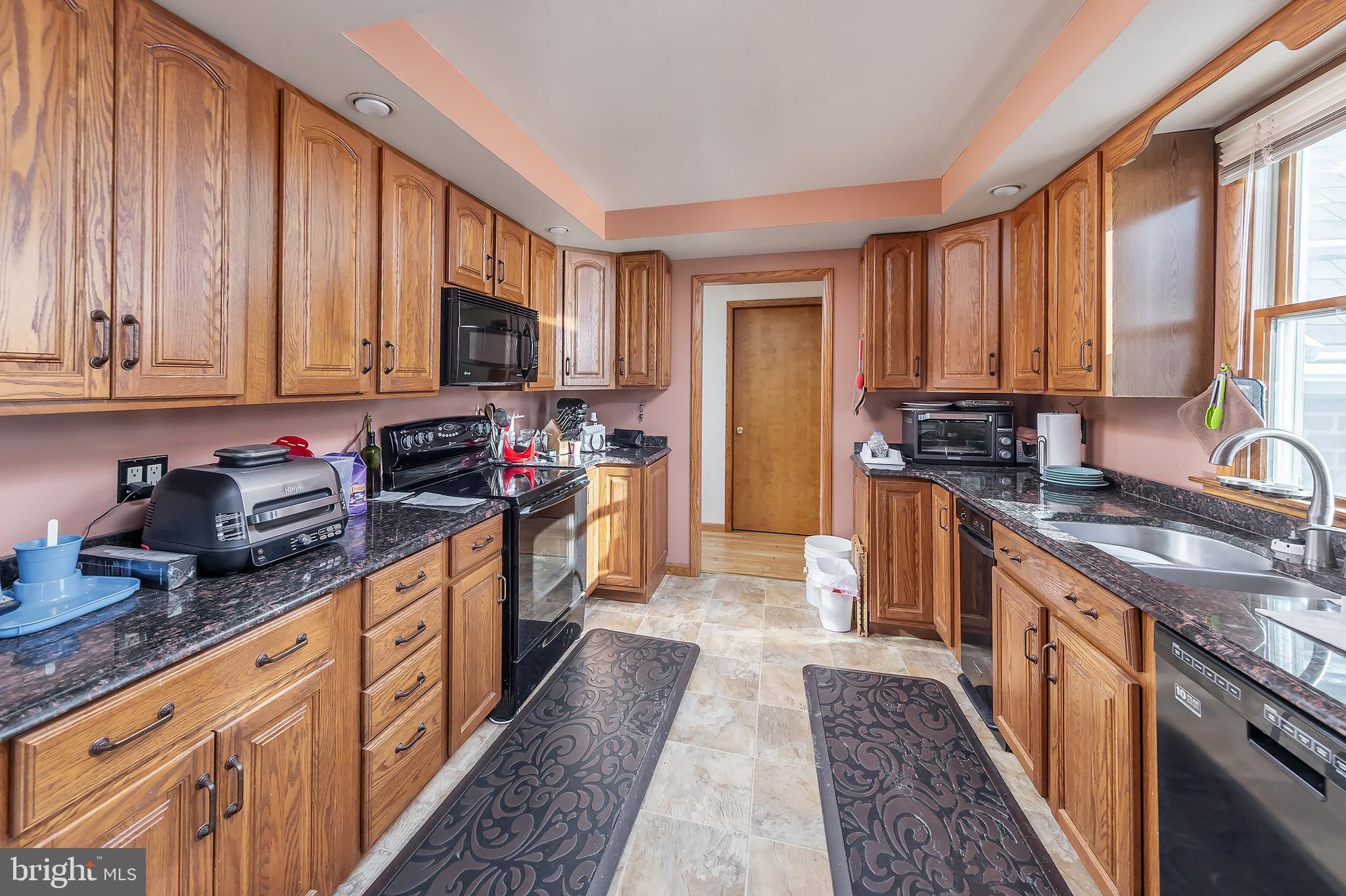 88 Rutgers Road Pennsville, NJ 08070 - Photo 4 of 23 Kitchen