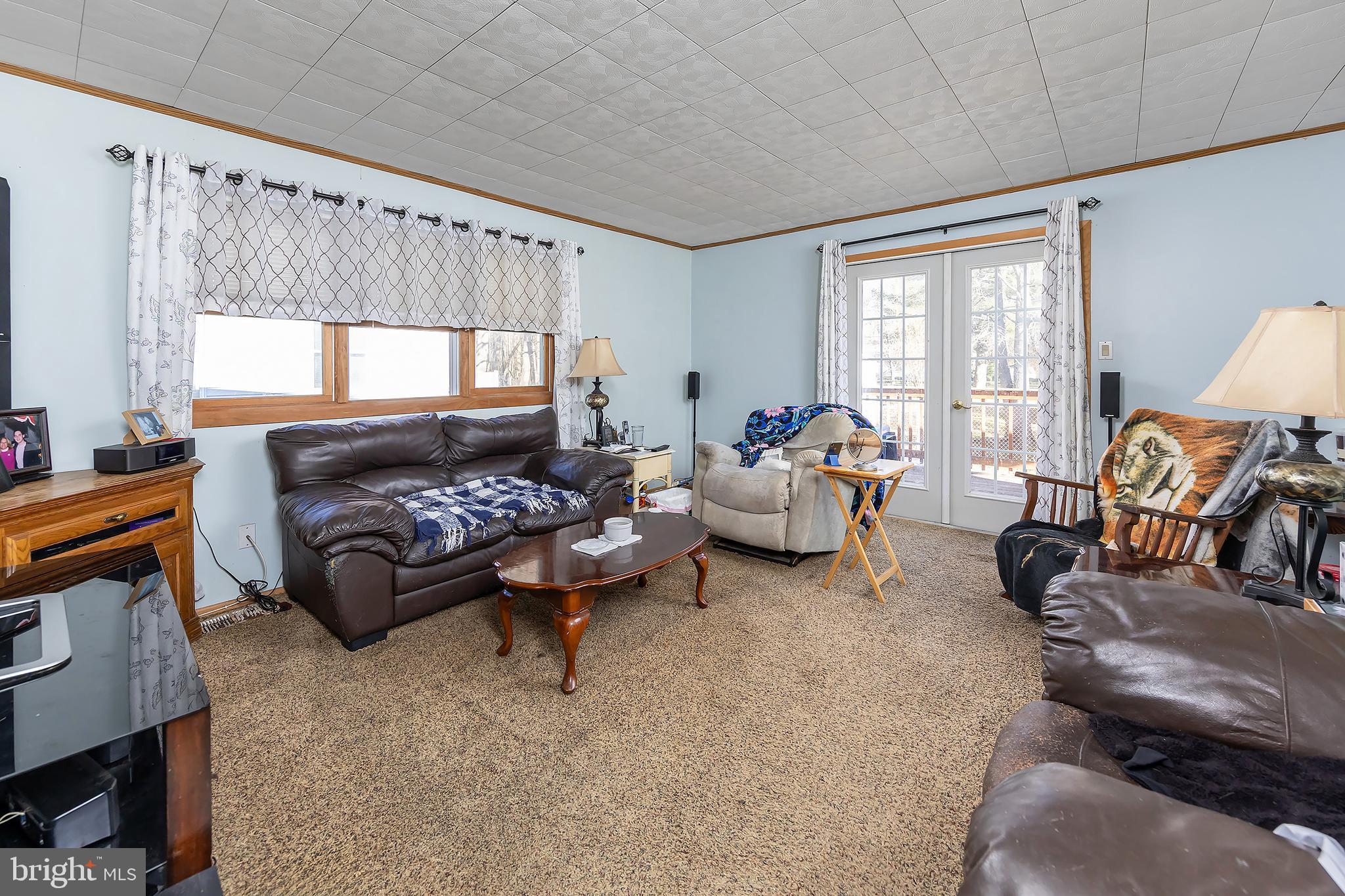88 Rutgers Road Pennsville, NJ 08070 - Photo 8 of 23 Living Room