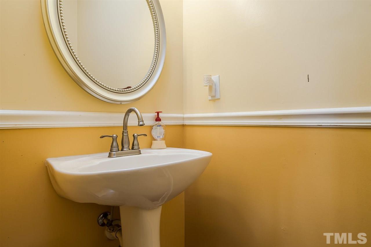 4353 Cardinal Grove Boulevard Raleigh, NC 27616 - Photo 11 of 25