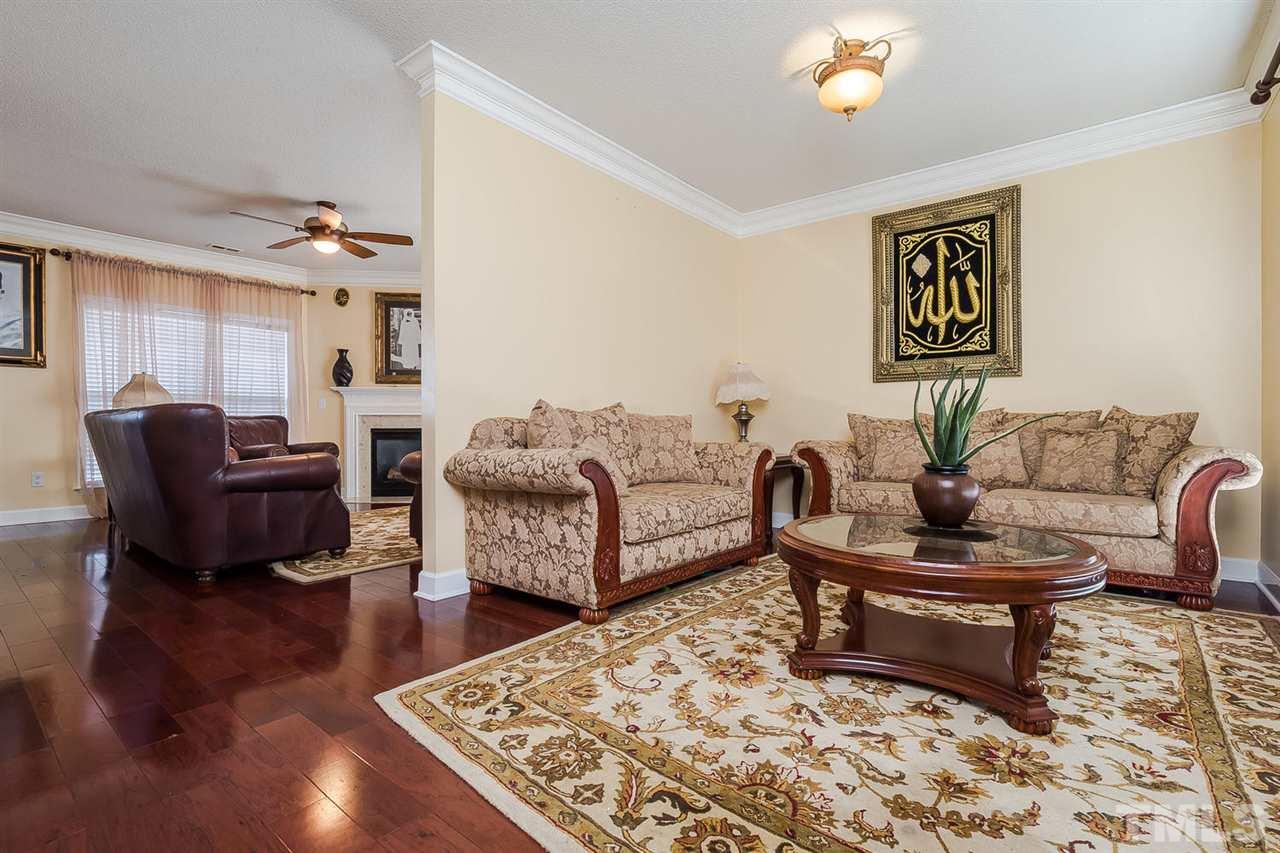 4353 Cardinal Grove Boulevard Raleigh, NC 27616 - Photo 5 of 25