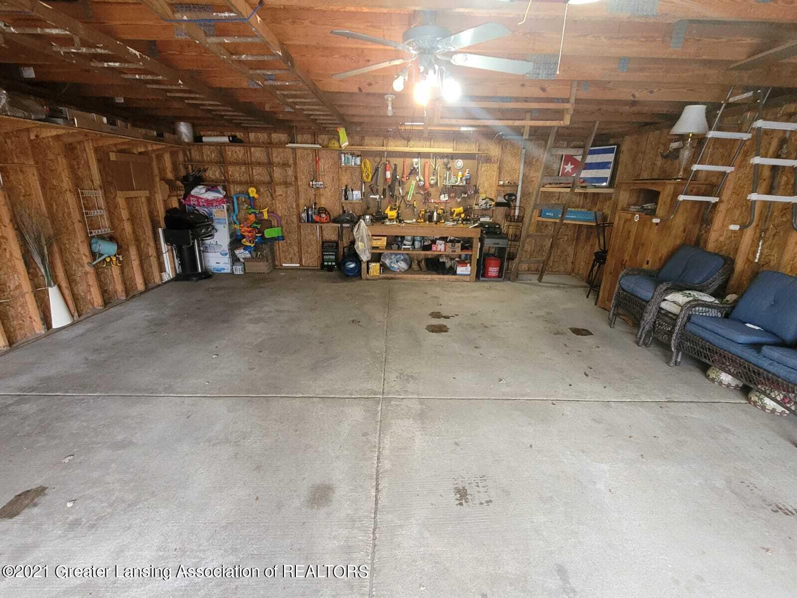 6433 Sommerset Road Lansing, MI 48911 - Photo 24 of 38 Garage