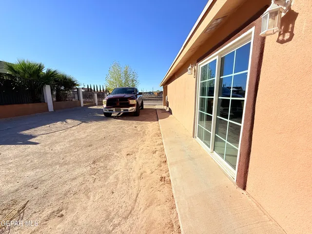 $205,000 | 724 Mesa Ridge Drive, Fabens, TX 79838