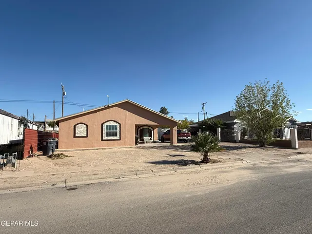 $205,000 | 724 Mesa Ridge Drive, Fabens, TX 79838