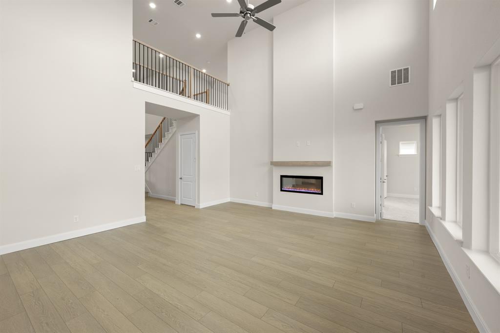609 Bunchberry Street Justin, TX 76247 - Photo 12 of 30 609 Bunchberry- Living Room