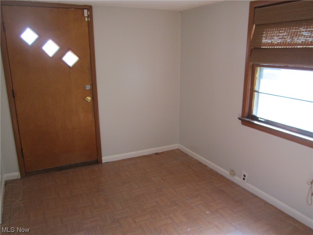 3812 Warrendale Road Cleveland, OH 44118 - Photo 20 of 32 With access to back yard and patio