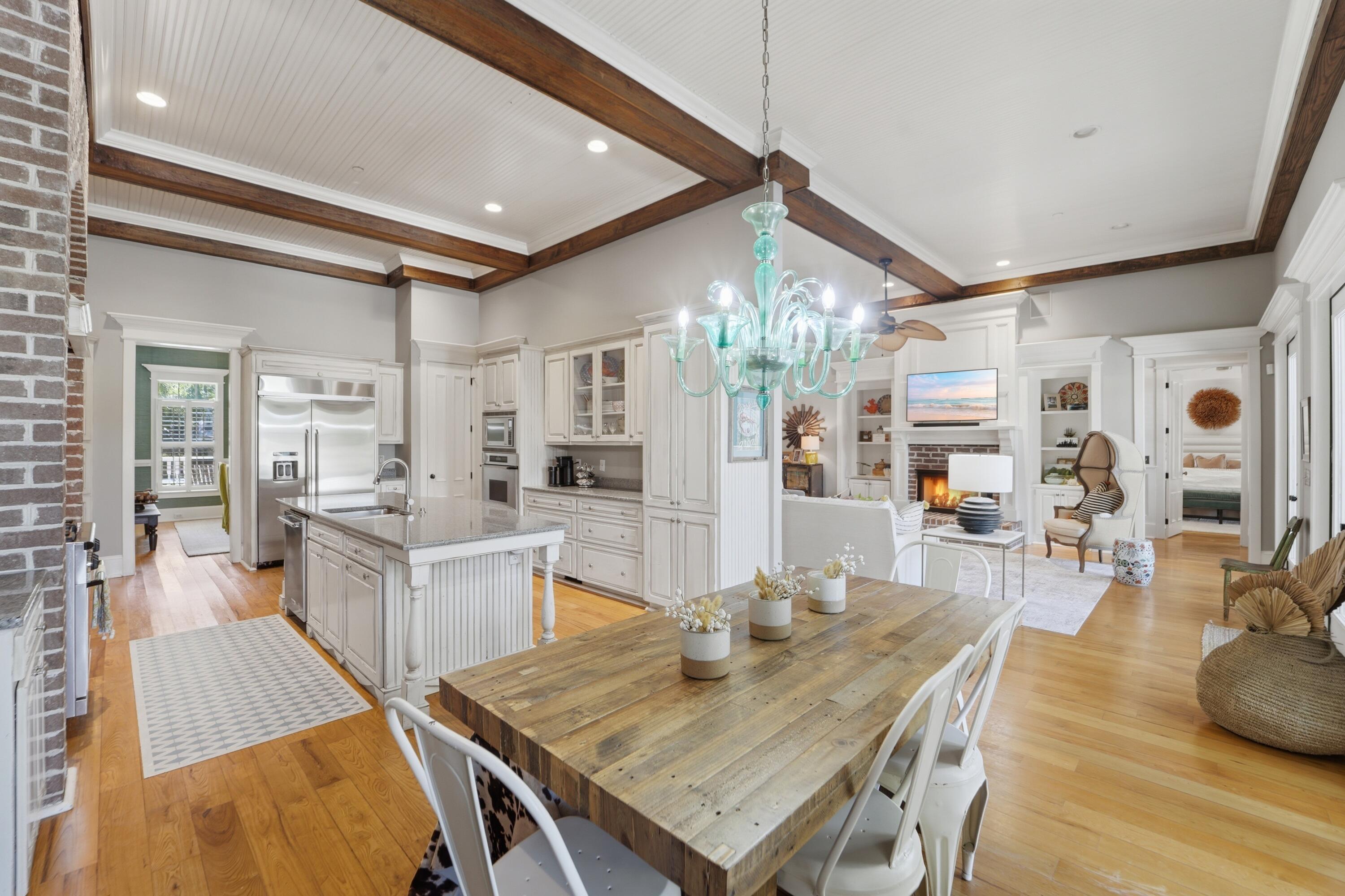 1833 Shell Ring Circle Mount Pleasant, SC 29466 - Photo 29 of 88 dining area