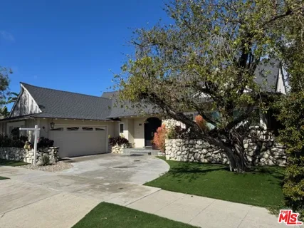 $6,800 | 4561 Don Felipe Drive, Los Angeles, CA 90008