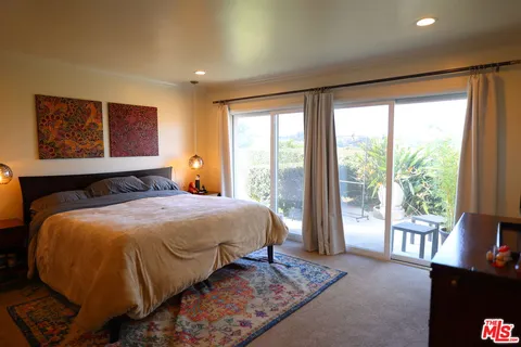 $6,800 | 4561 Don Felipe Drive, Los Angeles, CA 90008